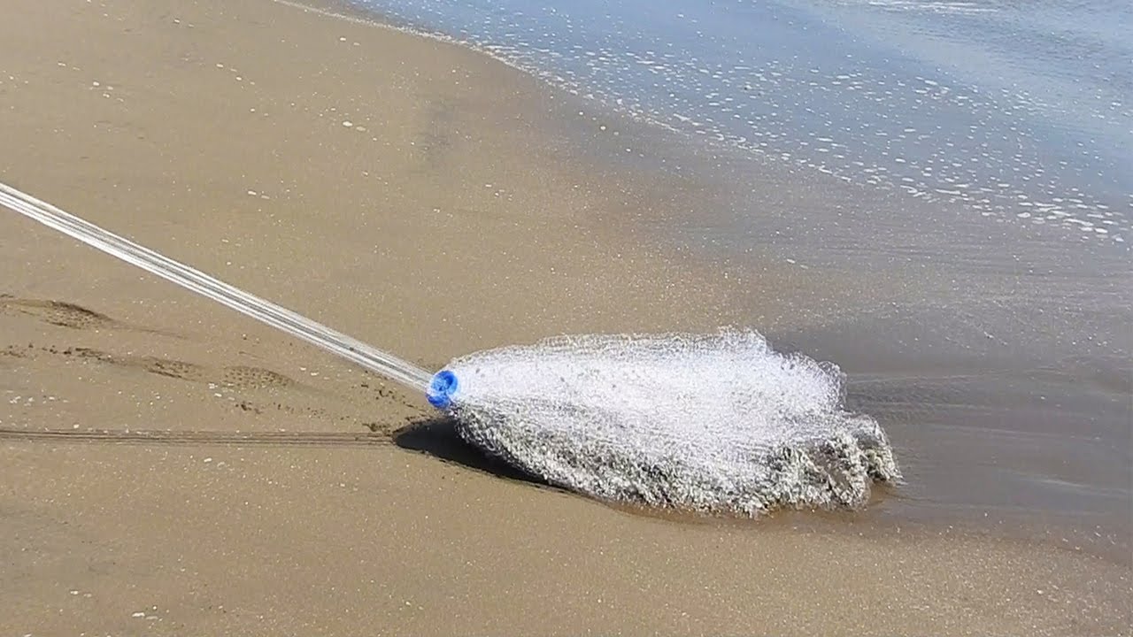 Vea como se saca pulgas de mar con atarraya - muy muy - YouTube