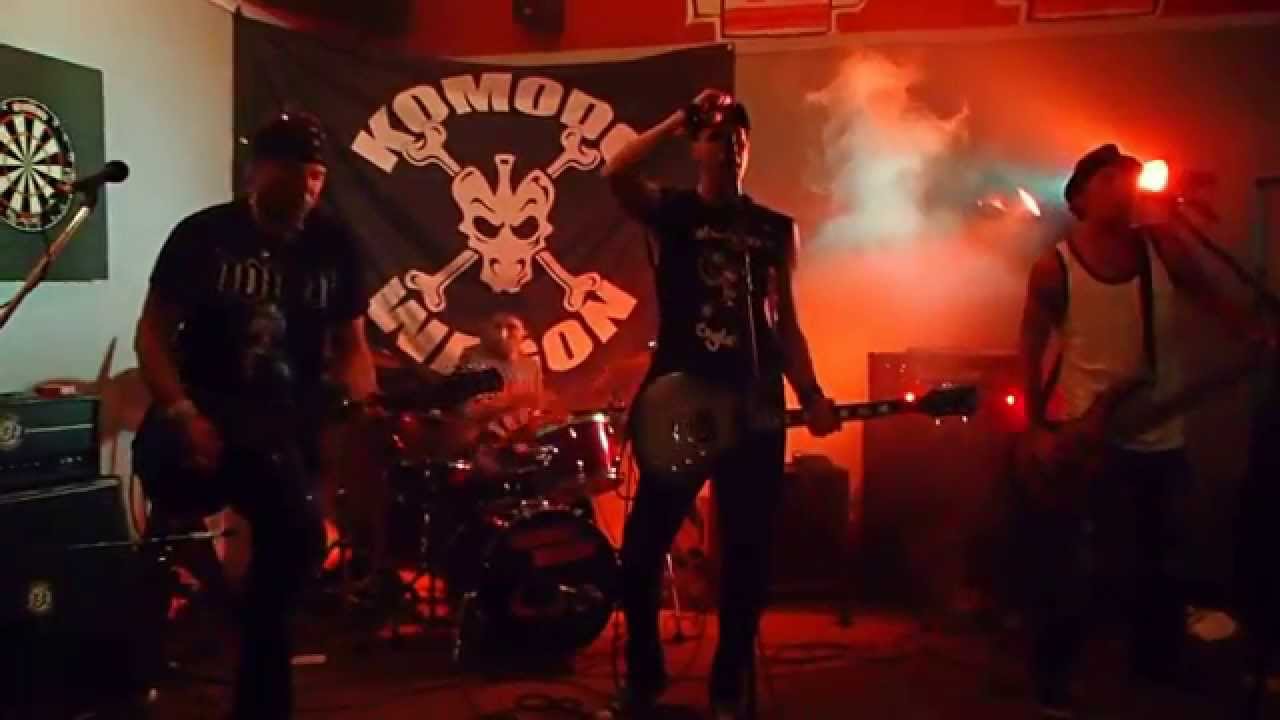 Komodo Wagon@ Sidelines