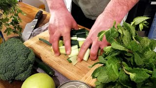 מרק אביבי ירוק מאלף עד תיו עם מקס מלכיאל  Vegan Green Soup