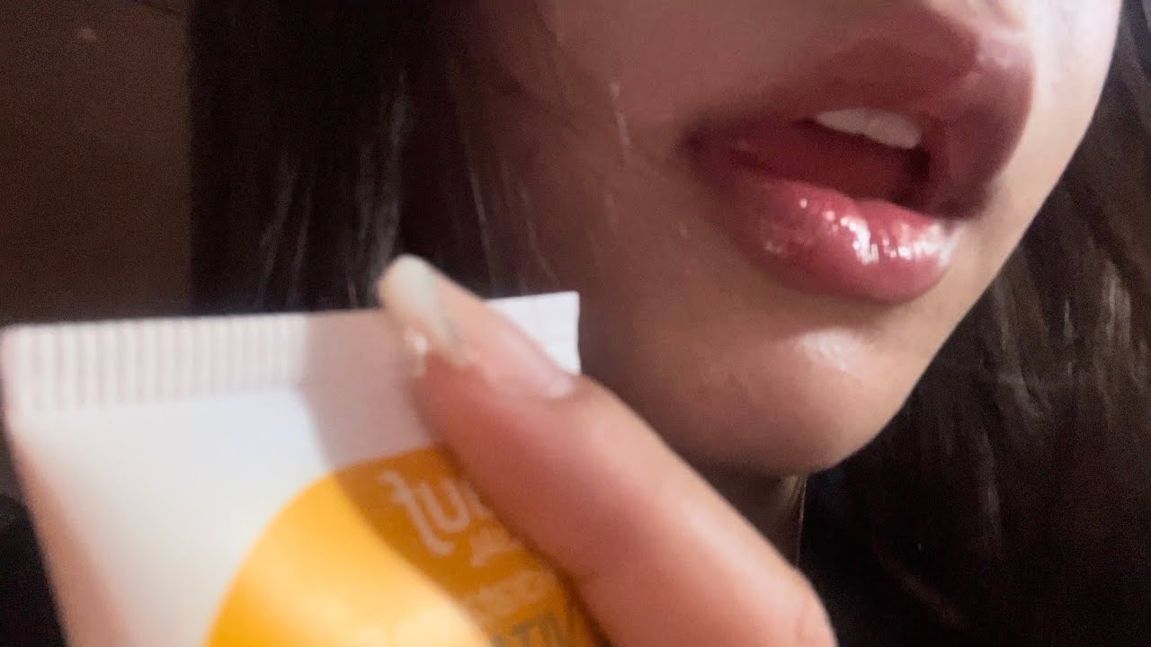 ~ ASMR ~ Tapping e sons de boca👄