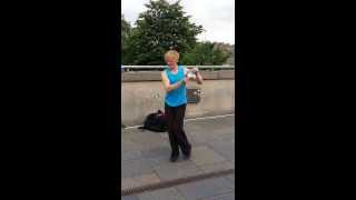 Edinburgh Fringe - Crystal ball Balance dance - Street artist