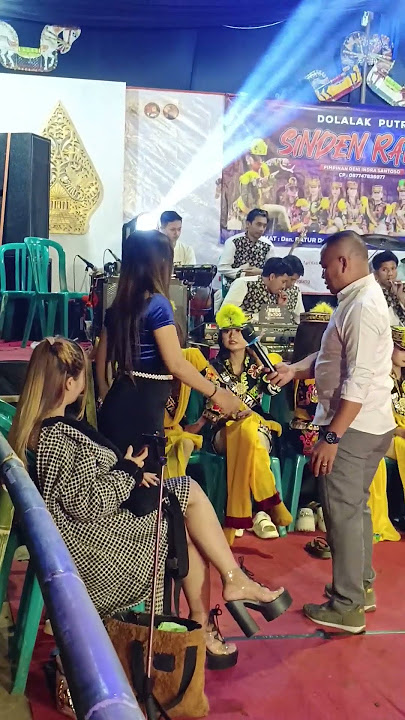 dibuka beneran bajunya #dangdut #orkesdangdutjalanan #automobile