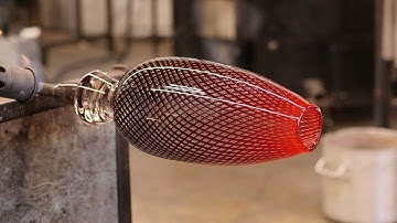 Craft Video Dictionary: Reticello demonstrated by Kazuki Takizawa with assistance from Deshon Tyau