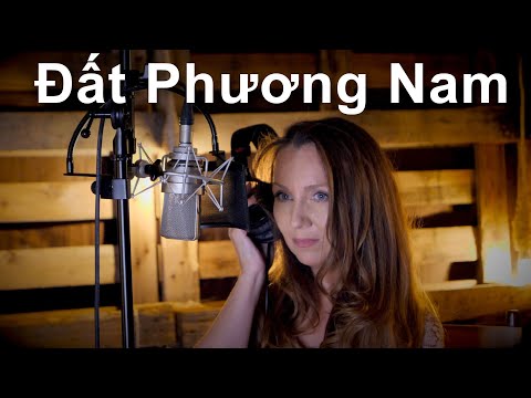 White Lady Sings Viet Song: Đất Phương Nam PERFECTLY (NEVER BEEN TO VIETNAM) Tây Hát Tiếng Việt 100%