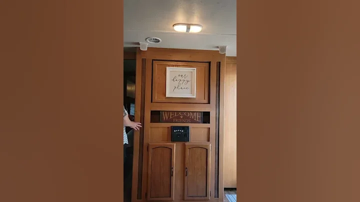 How to access the TV from inside the master, or th...
