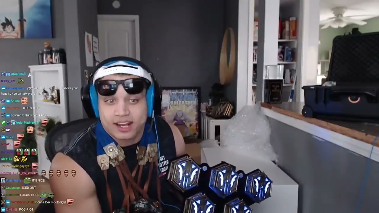 Tyler1 GIFT FROM RIOT | FULL UNBOXING