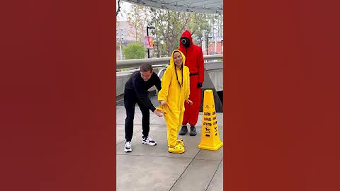 RANDOM DUDE treated me right?🙏🏼😲LA ELVÍRA #shorts