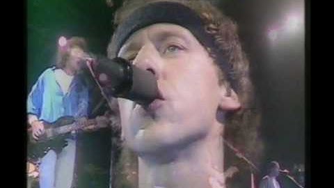 Dire Straits - So far away [Wembley -85 ~ High Quality]