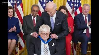 Media personality Phil Donahue dies at 88