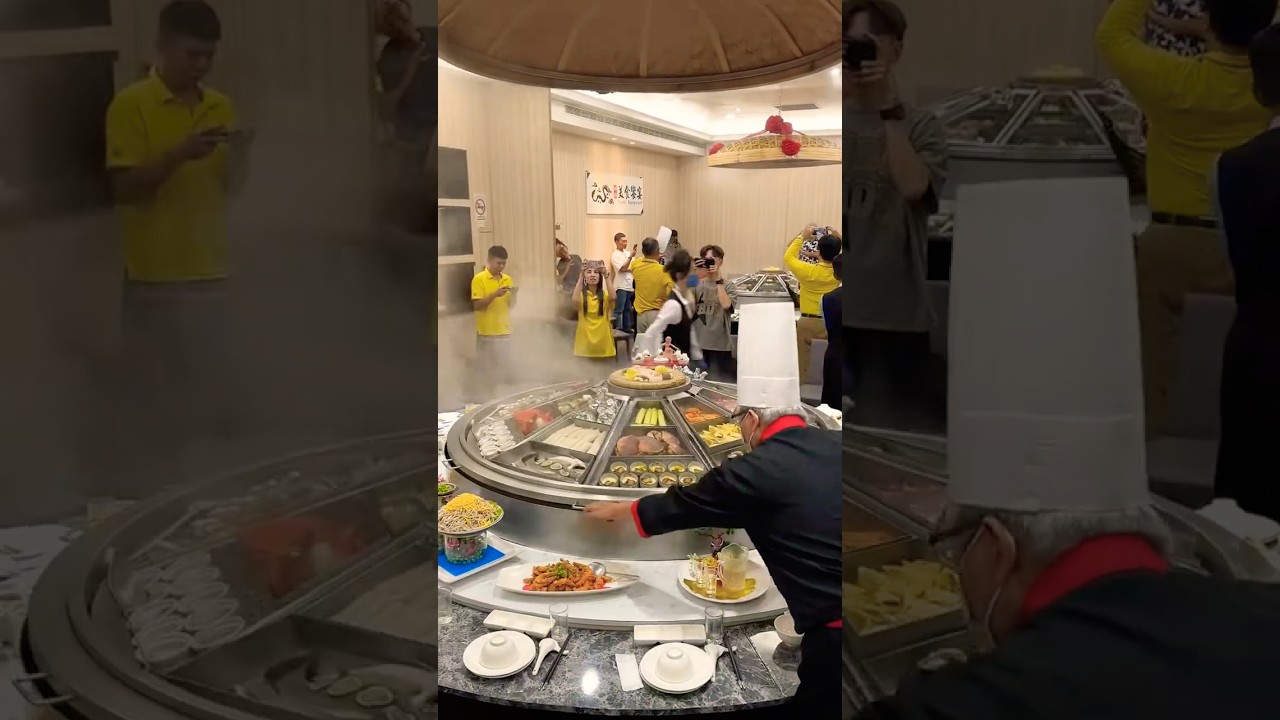 Only in Taiwan: A Banquet So Big, It Needs a Motorized Table!