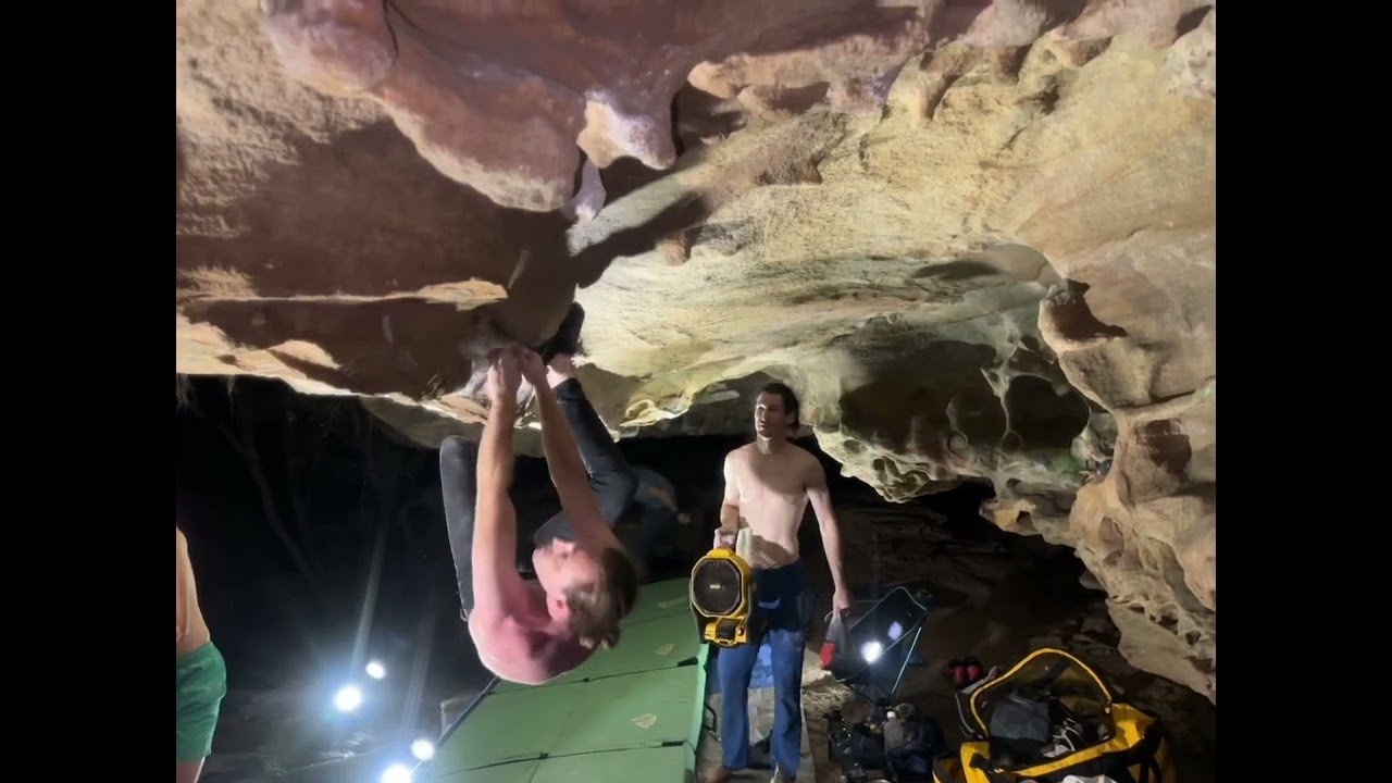 Climbing “Compression Session” (V9), Sydney