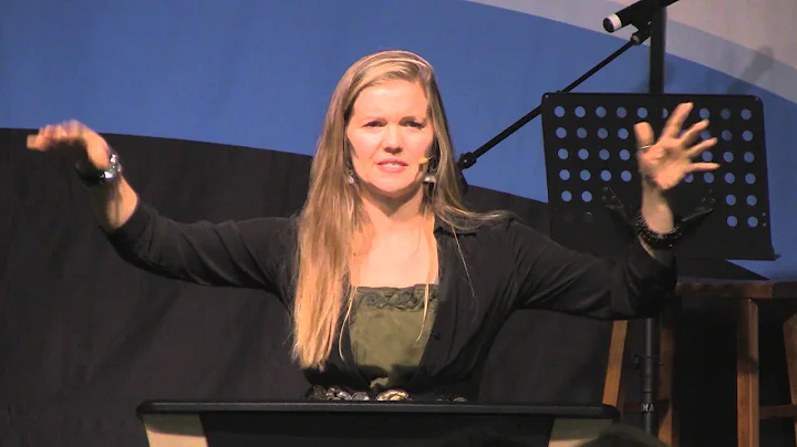 Nicole Thomas 11.04.2015