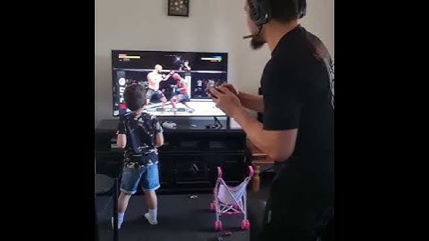 Robert Whittaker knocks out his son