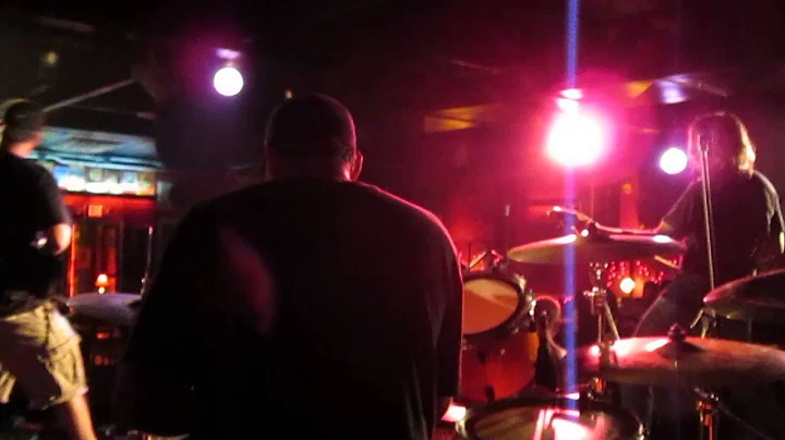 Tom Fitzgibbon (Negative Sky) rocking out @ Roxy &...