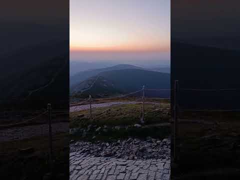 🌄🌅🌇 Sunrise on Sněžka 🌇🌅🌄