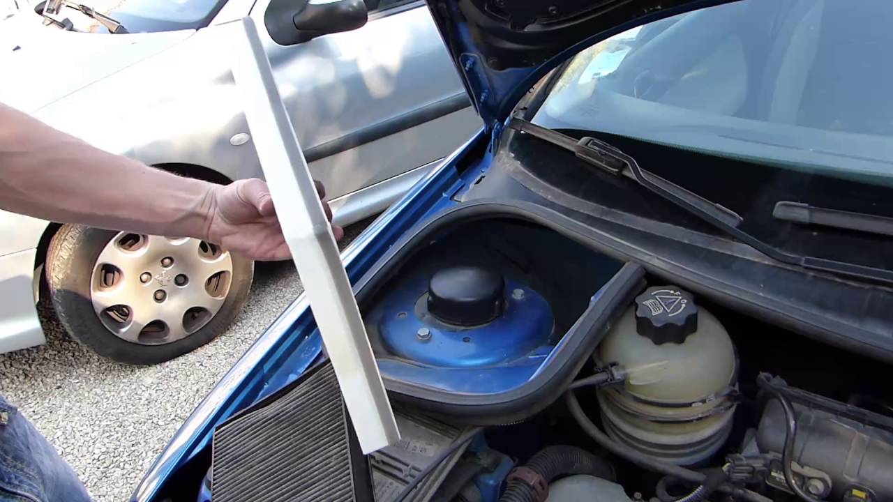 Peugeot 206 cabin air filter remplacement YouTube