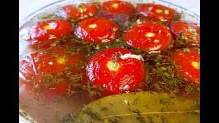 Солёные помидоры фаршированные зеленью и чесноком