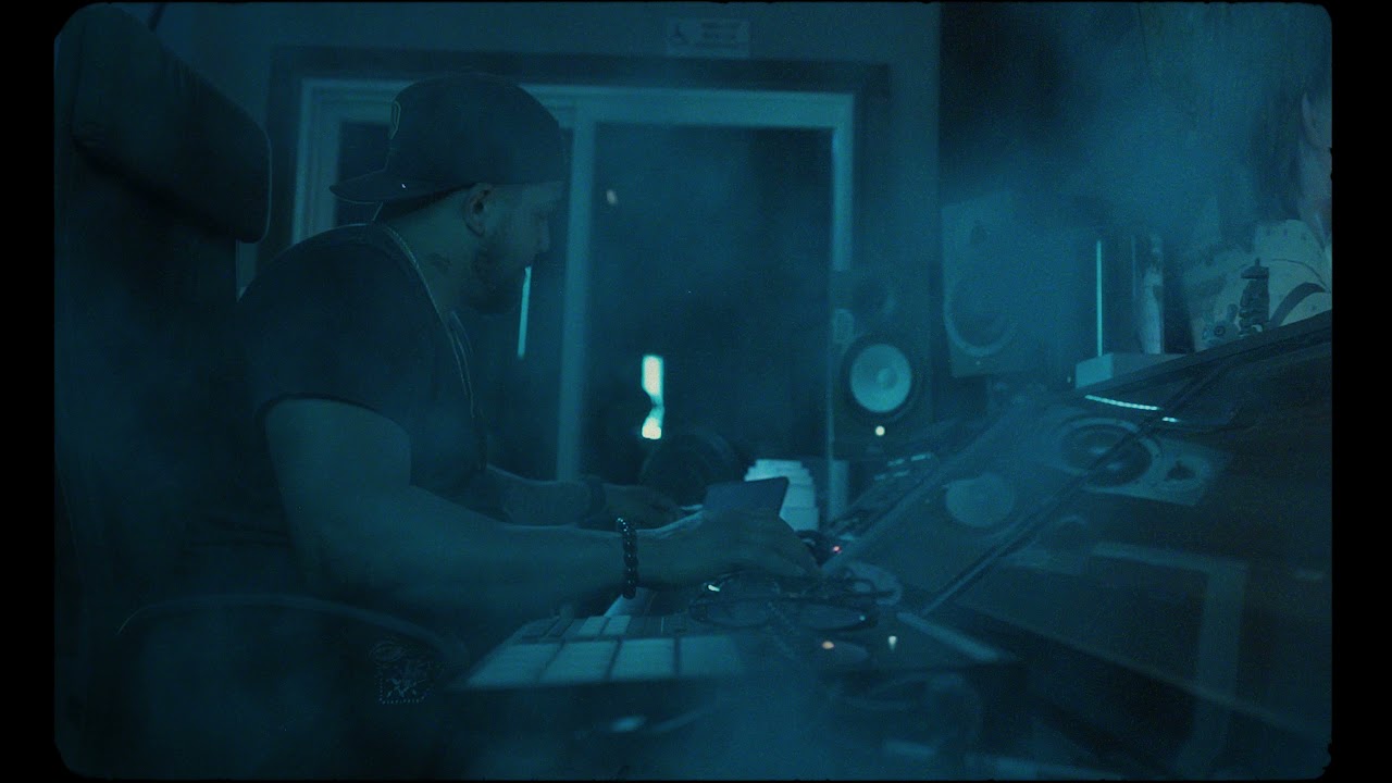 Aqrunitback- (Official Video)