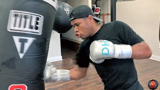 WOW! WATCH DEVIN HANEY THROW RIB BREAKING PUNCHES ON HEAVY BAG DURING BOXING WORKOUT