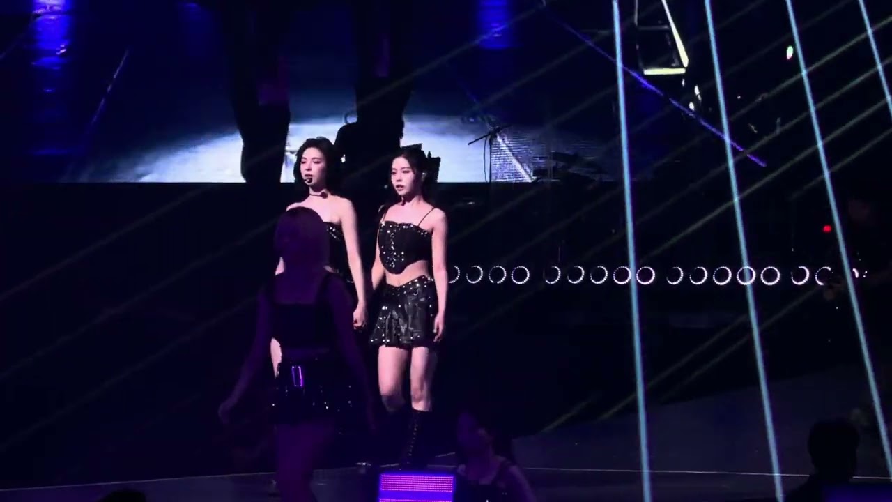 260712｜NMIXX】 1st World Tour in Kaohsiung 14-SPINNIN' ON IT