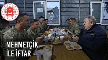 Millî Savunma Bakanı Hulusi Akar, İlk İftarı Hatay’da Mehmetçik ile Yaptı