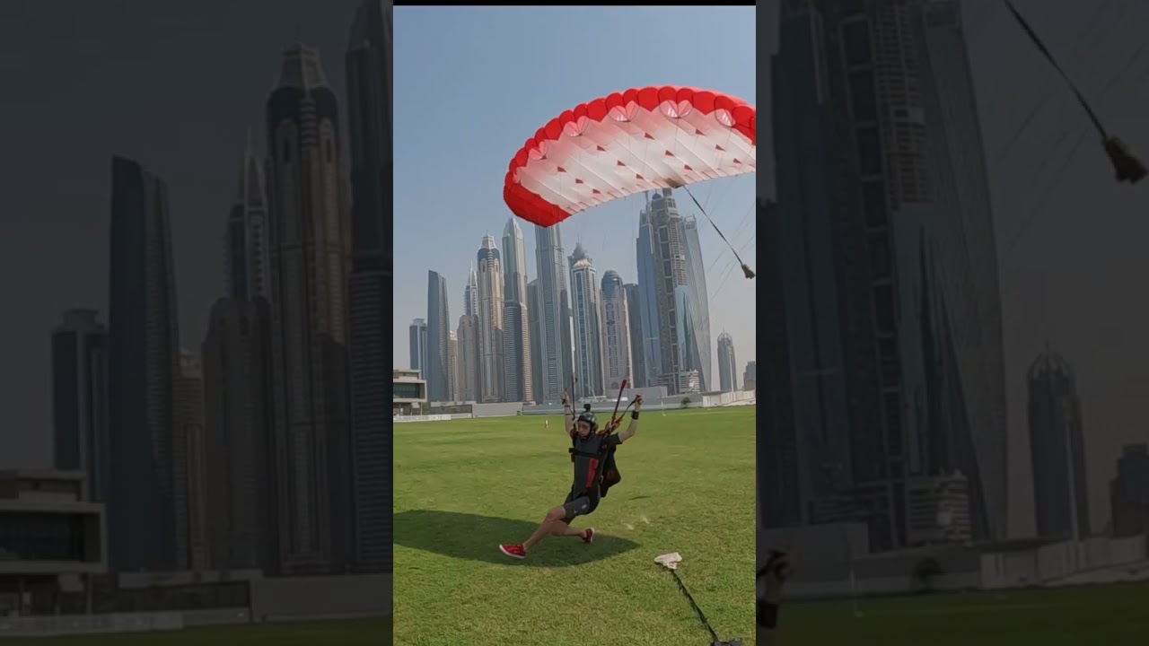 Παρακολούθηση Landing at Skydive Dubai στο YouTube Παρακολούθηση Landing at Skydive Dubai στο YouTube