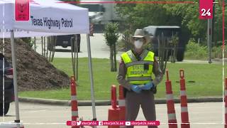 Texas state troopers check cars crossing over from louisiana in a move
to further cut off travel neighboring that has been among the hardest
hit...