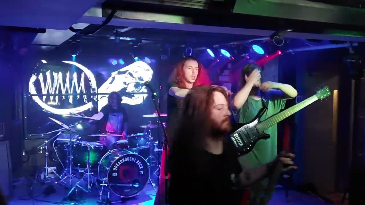 We Make Mammoths live @Dreadnaughtrock