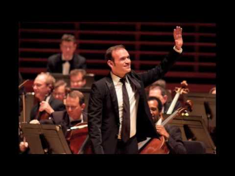 Michael Fabiano sings "E la solita storia del pastore"