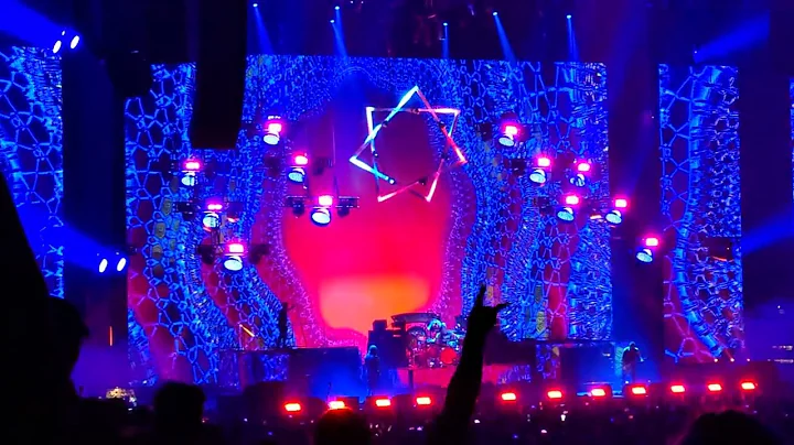 Tool - Invincible Live