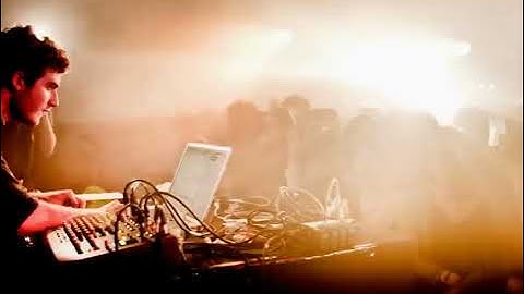 Nicolas Jaar - Essential Mix on BBC (05.19.2012) Part 2/2