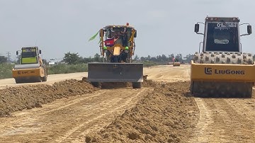 Road building heavy equipment Motor grader Liugong 4215D & Roller Liugong 6122E in action