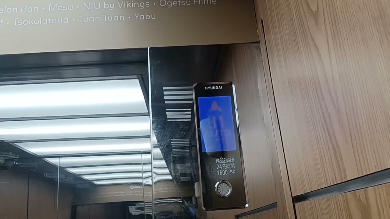 Hyundai Elevator 1 In SM Aura Premier