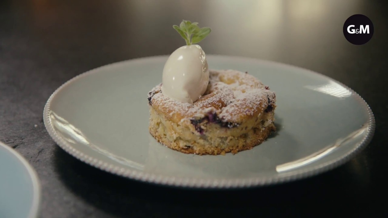 Andreas Caminada Macht Aus Blaubeeren Ein Clafoutis Gaultmillau Schweiz Youtube Dessert Ideen Lebensmittel Essen Blaubeeren