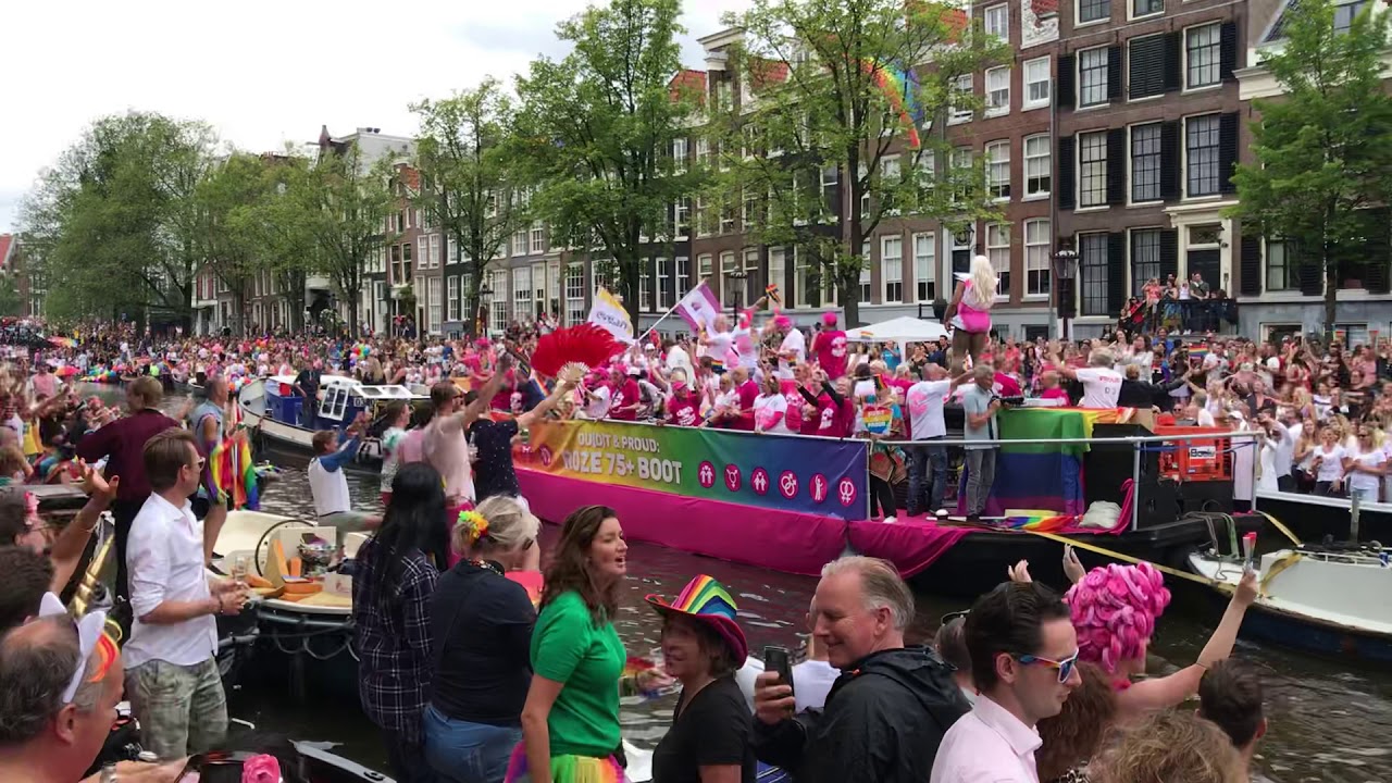 Pride Amsterdam Canal Parade Op 3 Augustus 2019 Roze 75 Boot En Een Boot Uit Utrecht Youtube