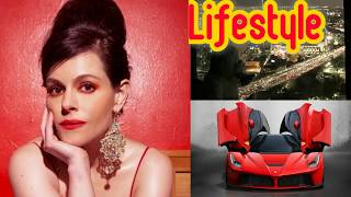 Emily Hampshire lifestyle 2020 biography height net worth movies beauty traveling dresses