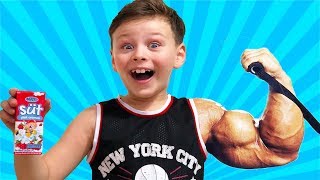 ALİ SÜT İÇTİ ÇOK GÜÇLÜ OLDU! Funny Kid Ali in GYM, Pretend Playtime Resimi