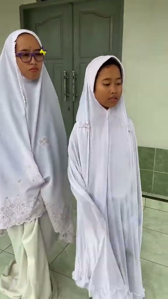 Vidio kocak dan gokil @nyaikembang1nyaikembang1 /salah nilai orang ?