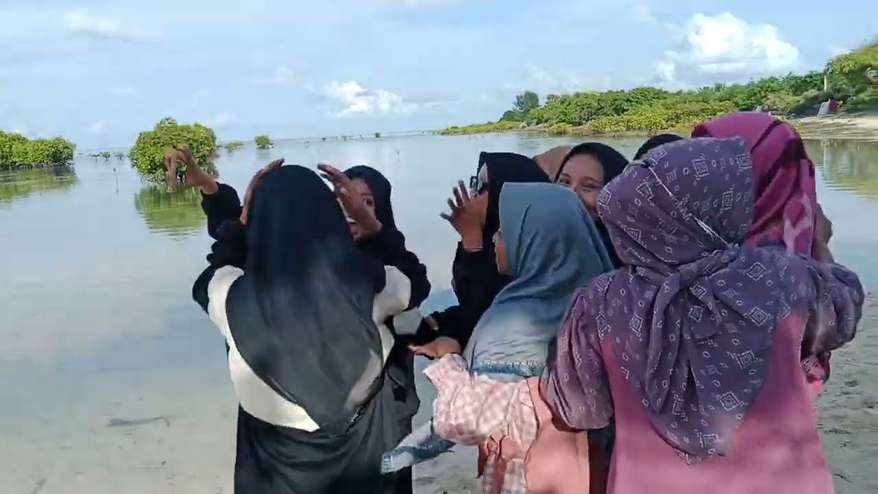 surga tersembunyi dibalik pulau pagerungan besar