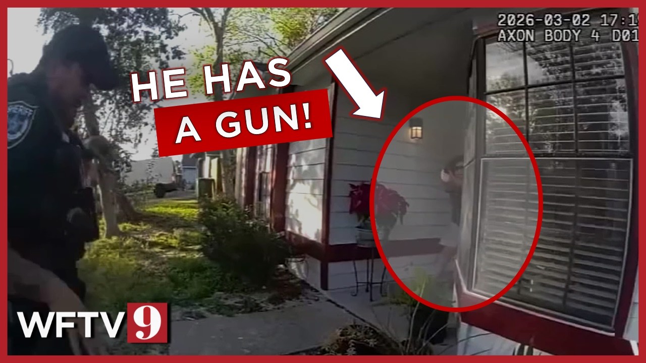 На видео видно, как житель Флориды выбегает из дома и открывает огонь по полицейским, прибывшим п...