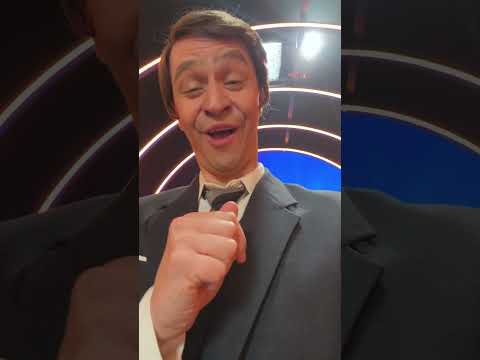 Кто лучше танцует: Марина слева или Марина справа? #ИванАбрамов #ТНТ #ЯрчеЗвёзд