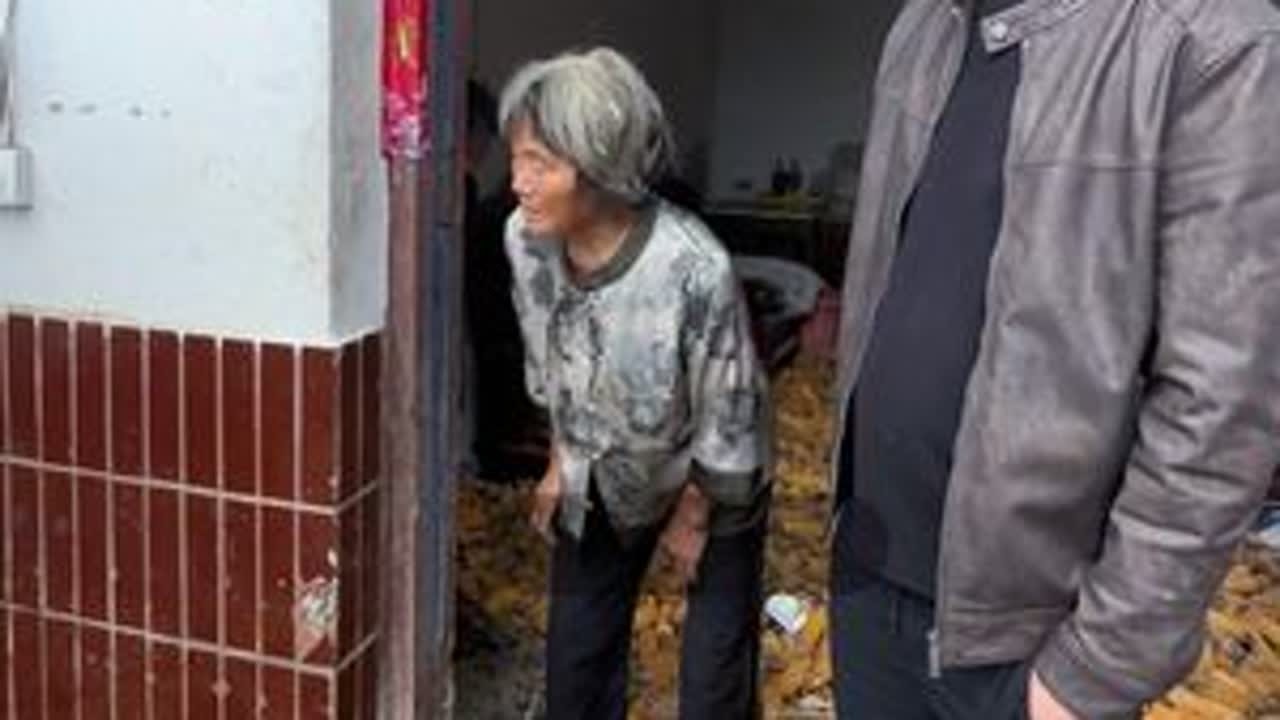 向陀女儿不愿意看，也没有什么好办法!慢慢地劝劝吧#我的乡村生活 #正能量 #家庭情感 #一定要看到最后 #乡村故事