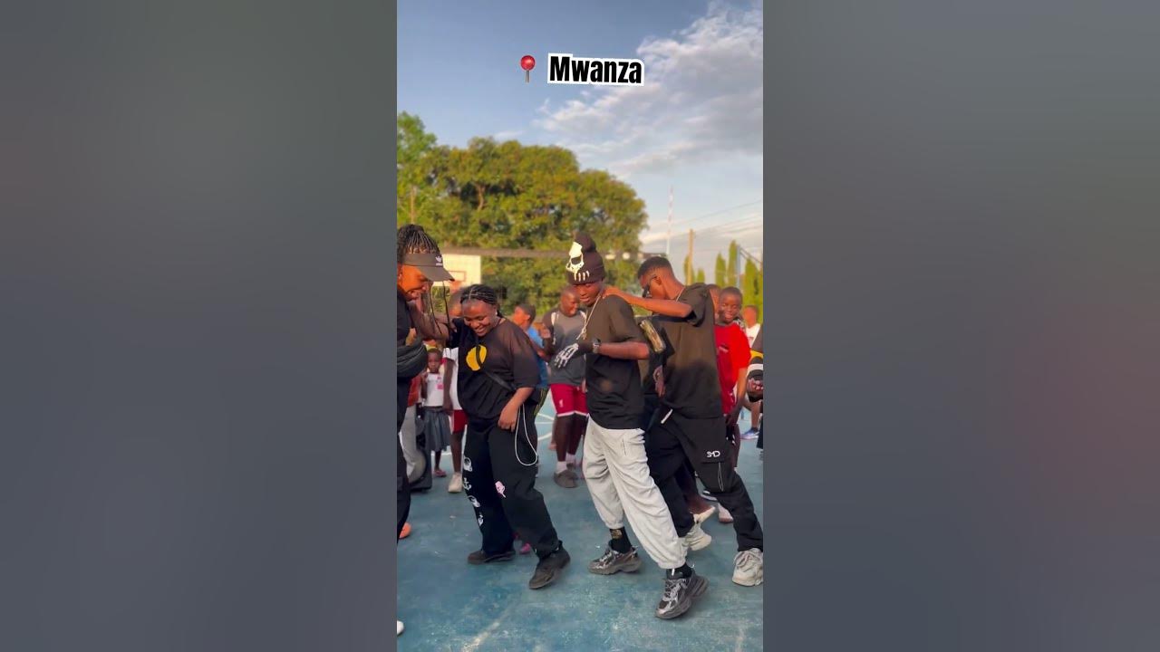 Amawele Angelnyigu and her team in Mwanza #amapiano