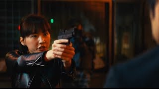 綾瀬はるか、西島秀俊に銃構え「うそつき」　映画「奥様は、取り扱い注意」特報映像が公開