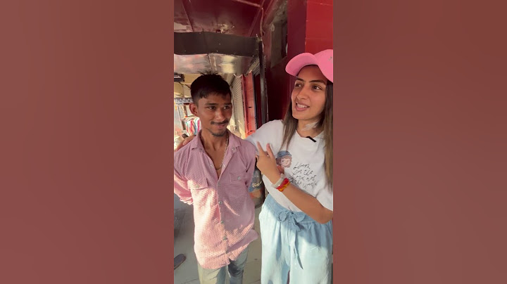 Viral vada pav girl salary time pr deti hai #shortsfeed #youtubeshorts