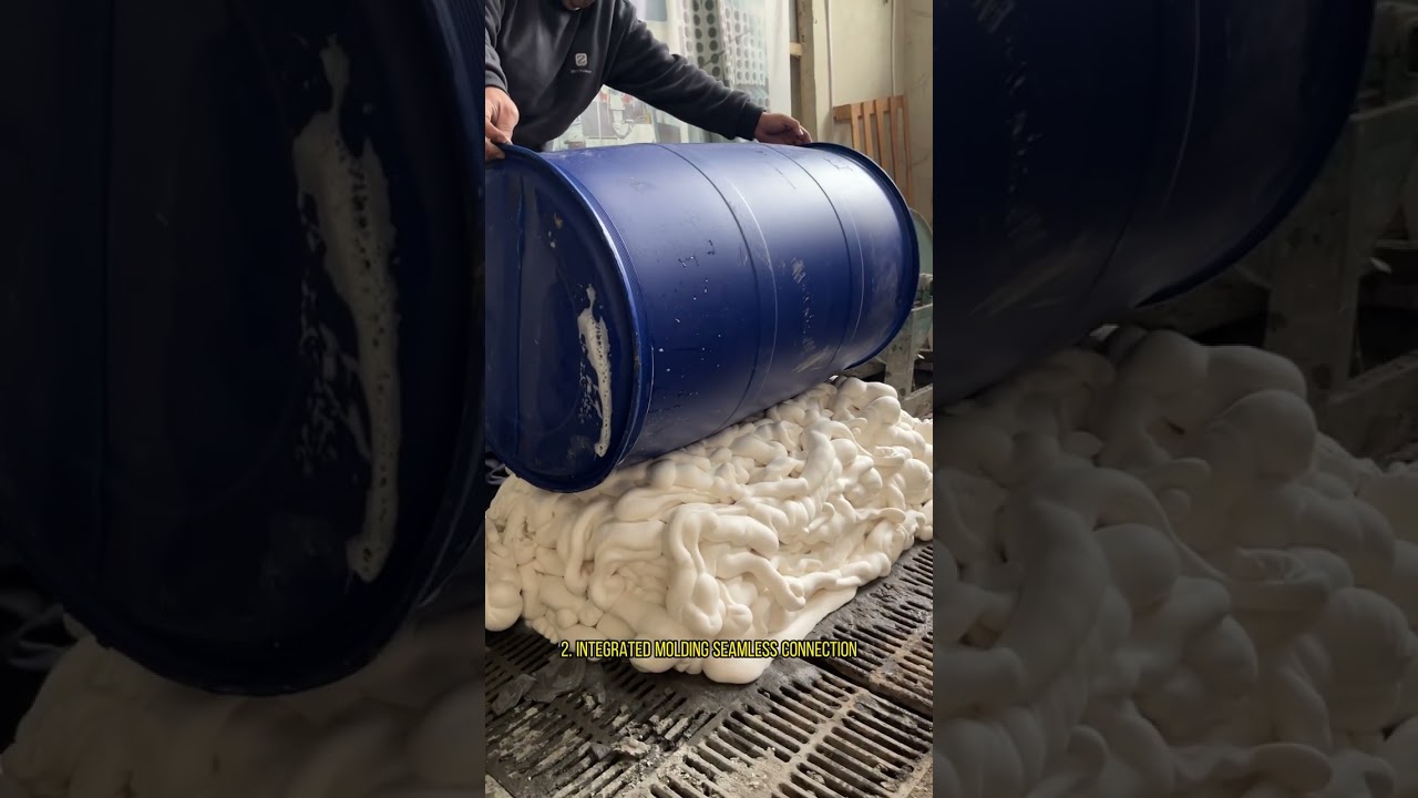 Why does foamed cement, like a down jacket, provide both thermal insulation and heat insulation for