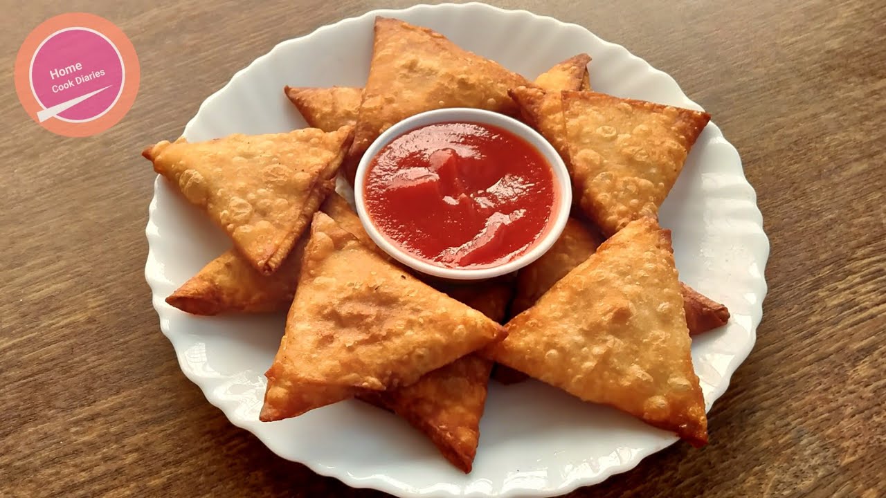 Potato Samosas Recipe by Home Cook Diaries (Ramzan Special) - YouTube