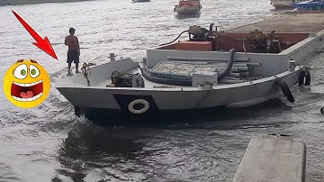 căng thẳng hấp dẫn xem ghe.sà lan vượt cống