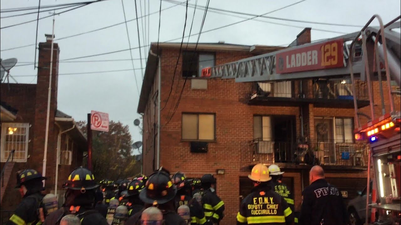 Early Arrival (FDNY Queens Box9447) FDNY on scene of a 10-75 All Hands ...