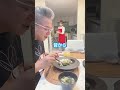 何気ない日常!スタッフの皆と夜ごはんいただきます!